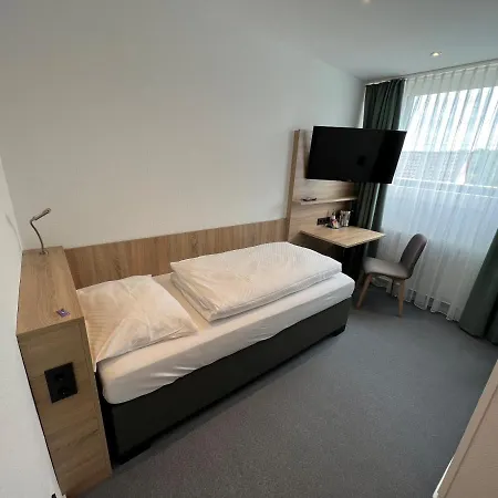 Am Tiergarten 3*