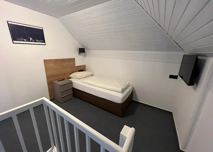 Am Tiergarten 3* Nürburg