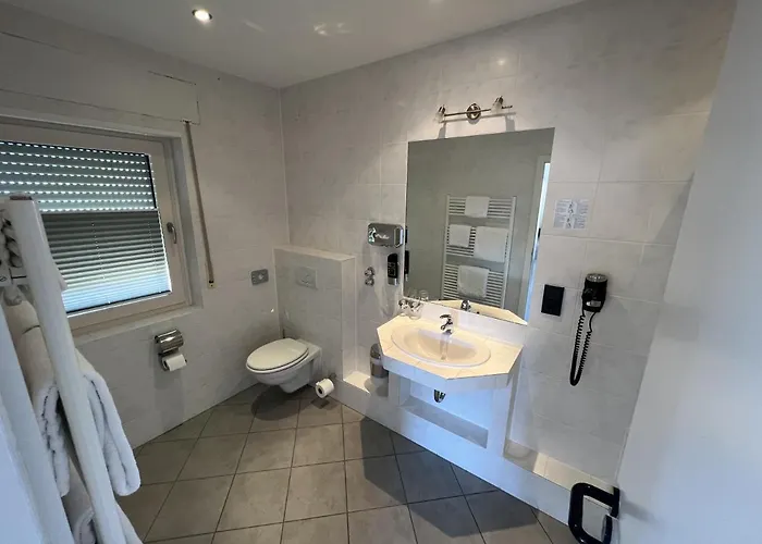 Am Tiergarten 3* Nürburg